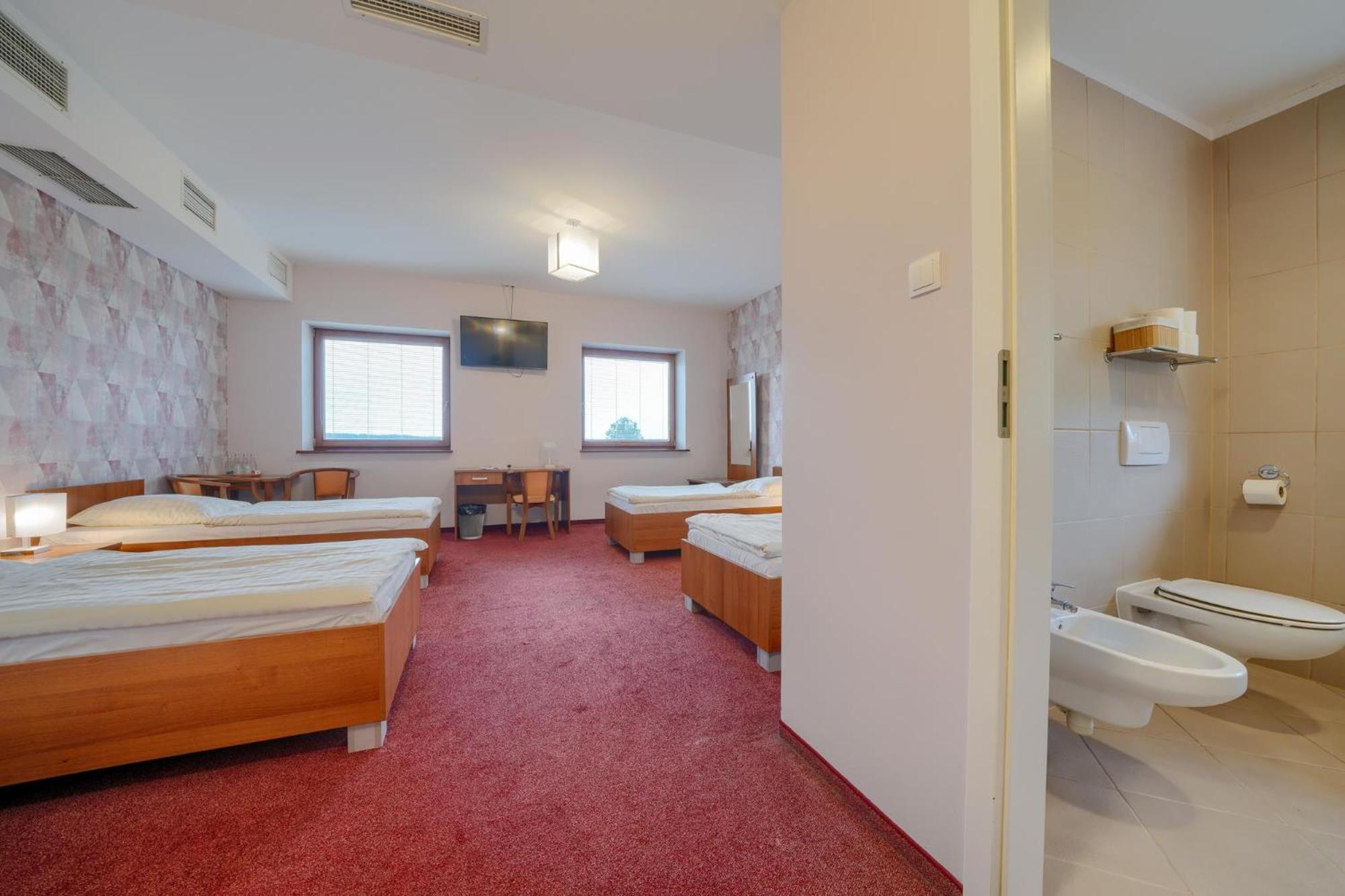Hotel Aviator Kamien Slaski Eksteriør billede