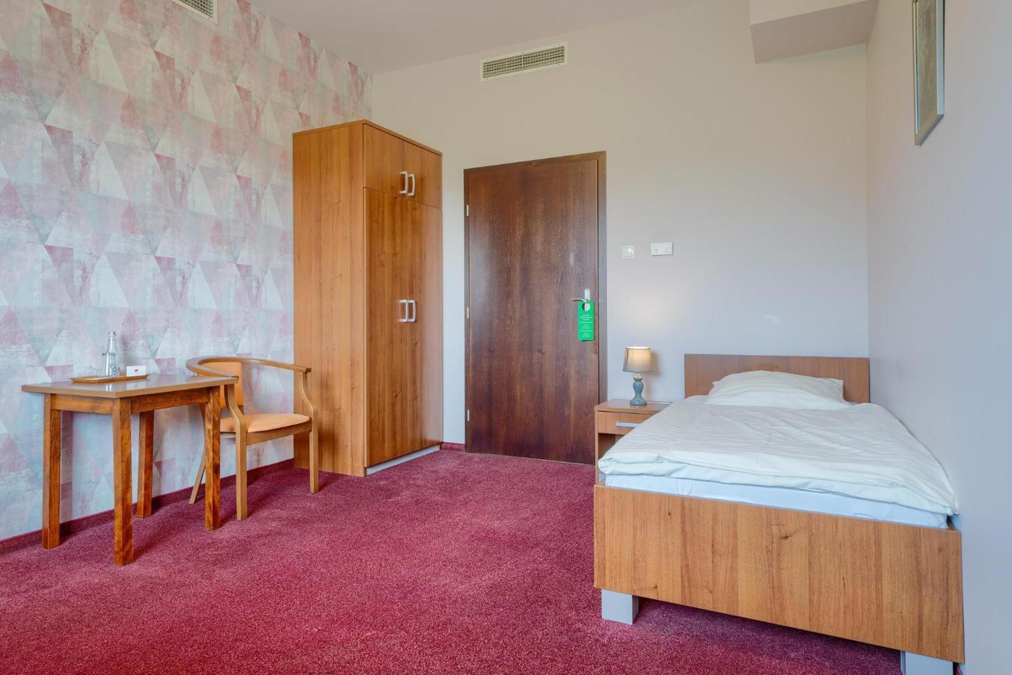 Hotel Aviator Kamien Slaski Eksteriør billede